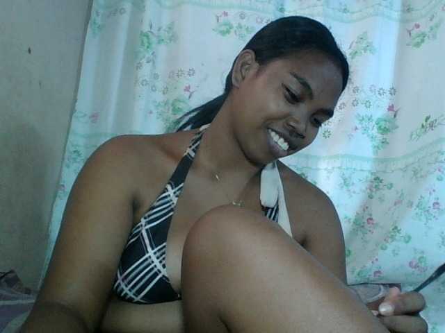 le modèle Miarizou est en webcam porno dans un show sur le site bongacams, il possède les tags suivants: Ebony,Brunette,Hairy