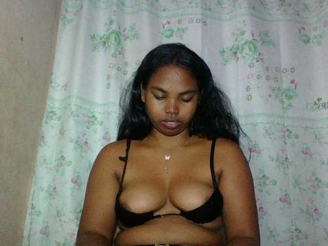 Miarizou's BongaCams show and profile