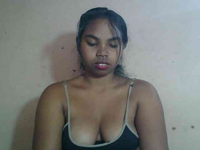 Miarizou Live Webcam on BongaCams