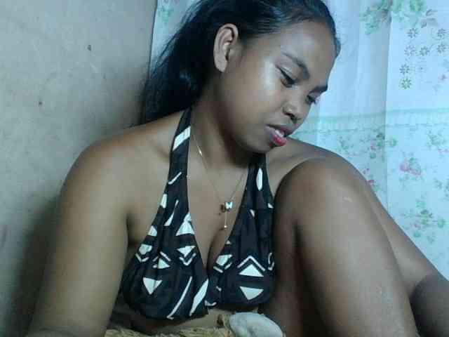 Miarizou Live Webcam on BongaCams