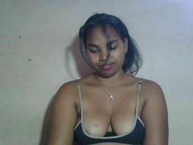 Miarizou Live Webcam on BongaCams