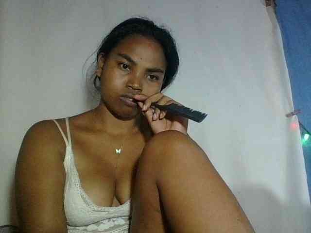 Miarizou Live Webcam on BongaCams