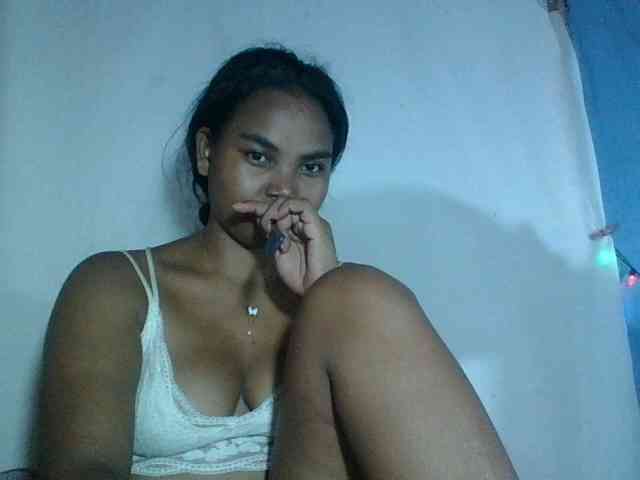 Miarizou Live Webcam on BongaCams