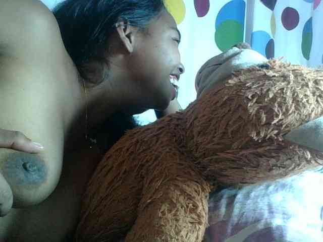 Miarizou Live Webcam on BongaCams