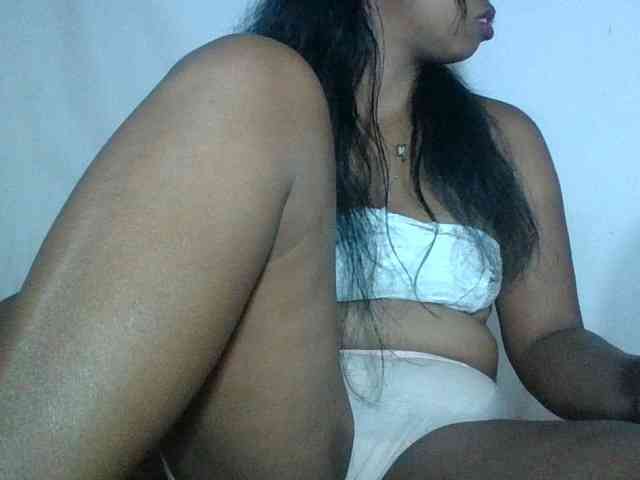 Miarizou Live Webcam on BongaCams