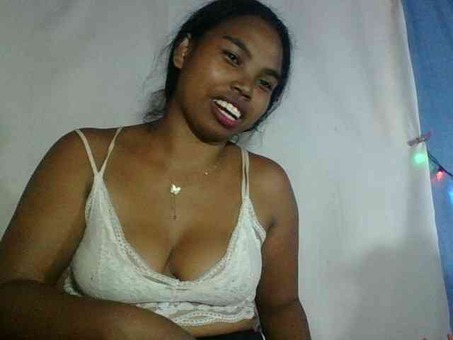 Miarizou Live Webcam on BongaCams