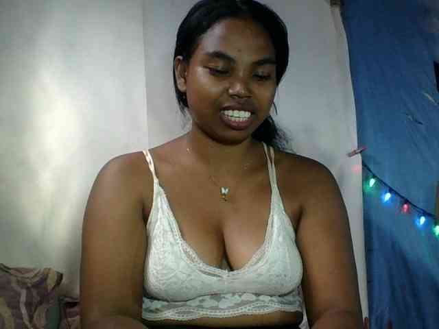 Miarizou Live Webcam on BongaCams