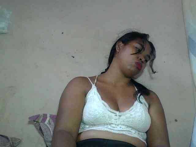 Miarizou Live Webcam on BongaCams