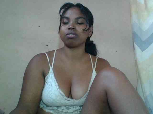 Miarizou Live Webcam on BongaCams