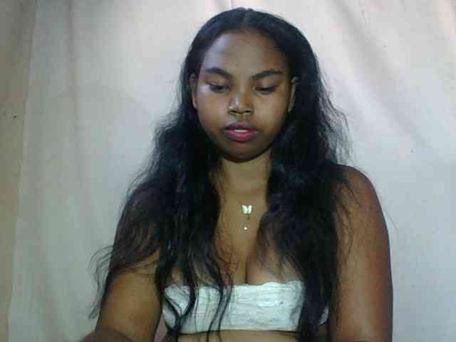 Miarizou Live Webcam on BongaCams