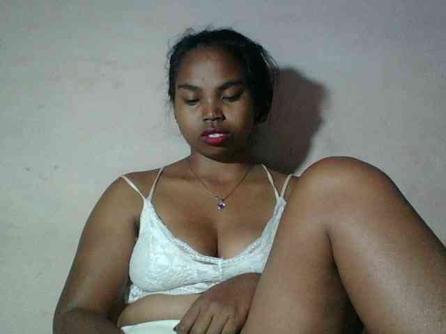 Miarizou Live Webcam on BongaCams