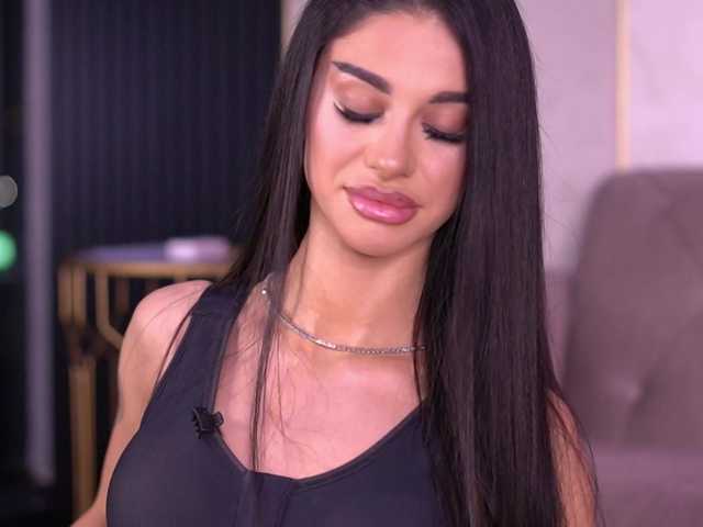 ArinaRhodes's BongaCams show and profile