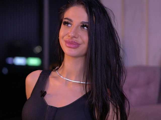 ArinaRhodes's BongaCams show and profile