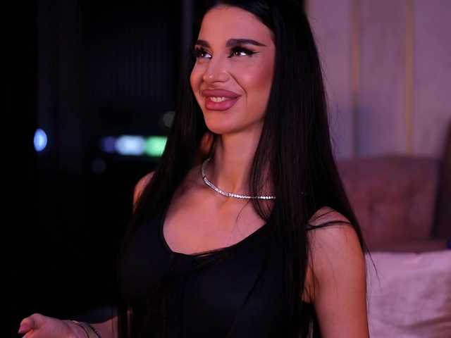 ArinaRhodes's BongaCams show and profile