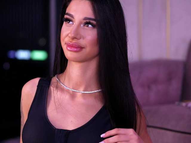 ArinaRhodes's BongaCams show and profile