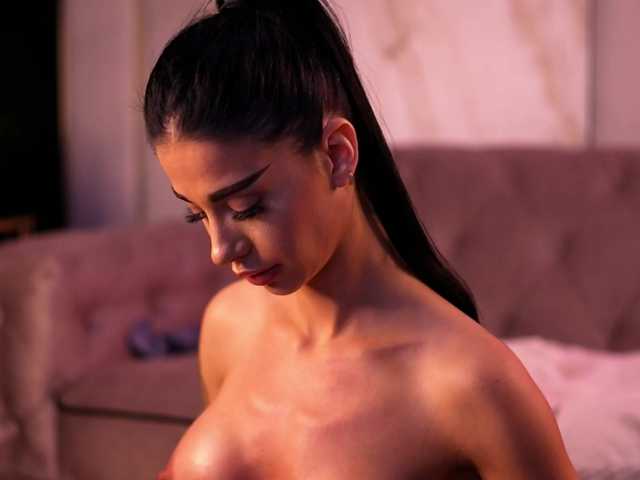 ArinaRhodes's BongaCams show and profile