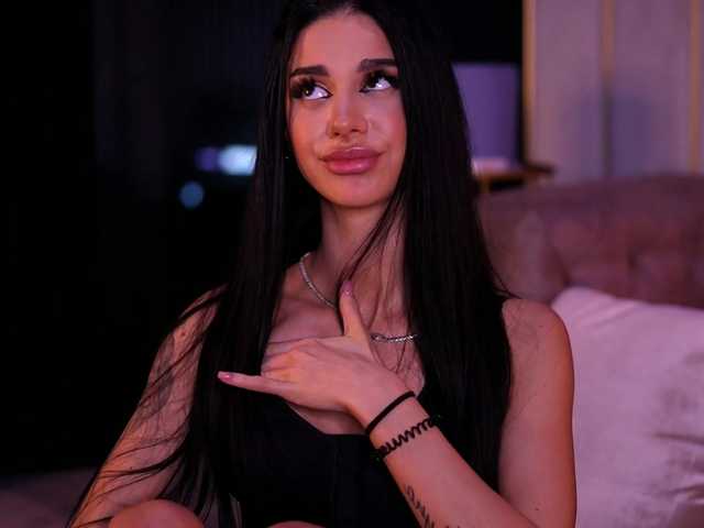 ArinaRhodes's BongaCams show and profile