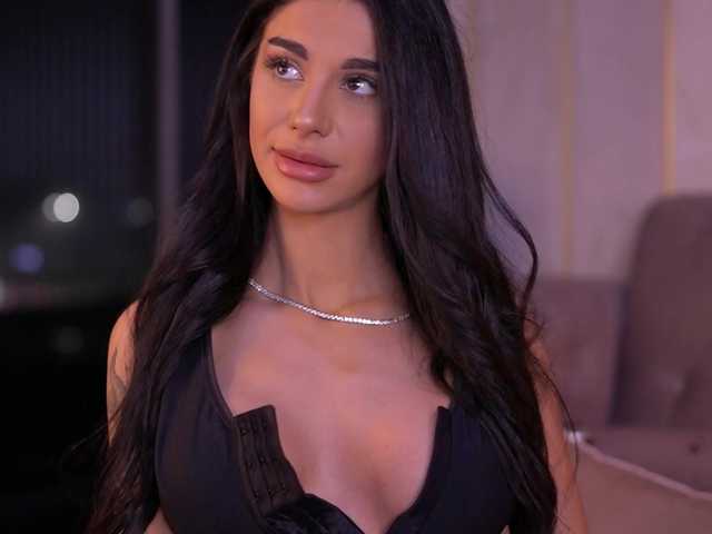 ArinaRhodes's BongaCams show and profile