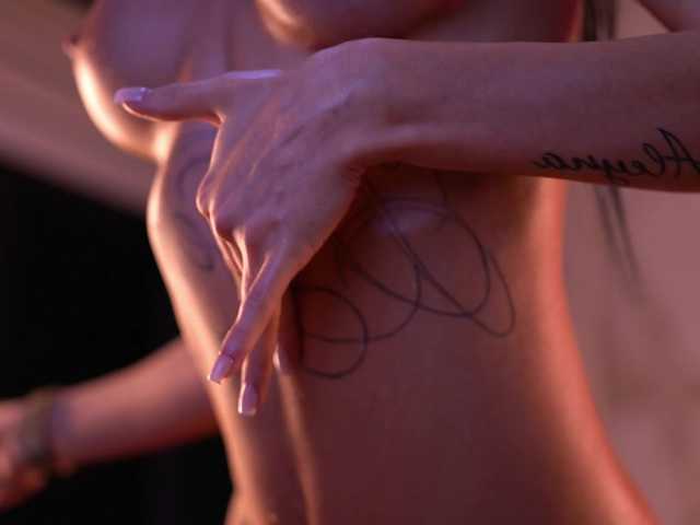 ArinaRhodes's BongaCams show and profile