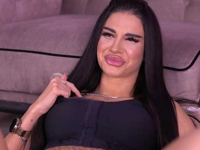 ArinaRhodes's BongaCams show and profile