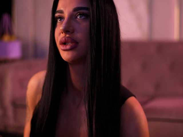 ArinaRhodes's BongaCams show and profile