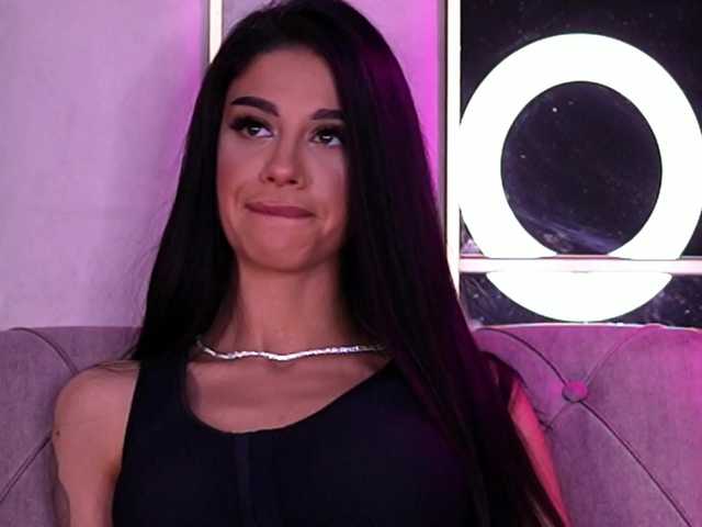 ArinaRhodes's BongaCams show and profile