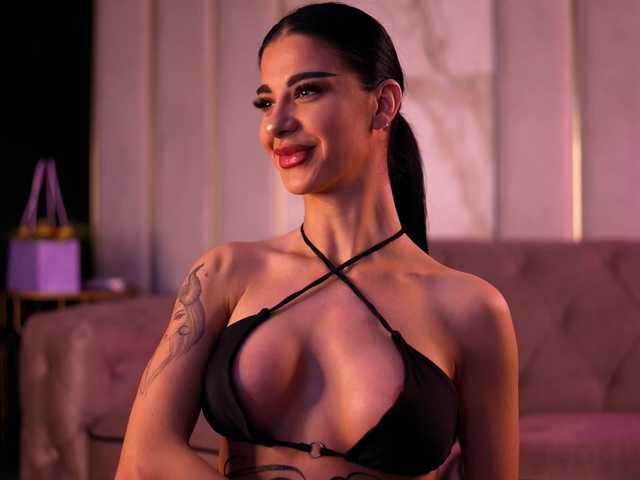 ArinaRhodes's BongaCams show and profile