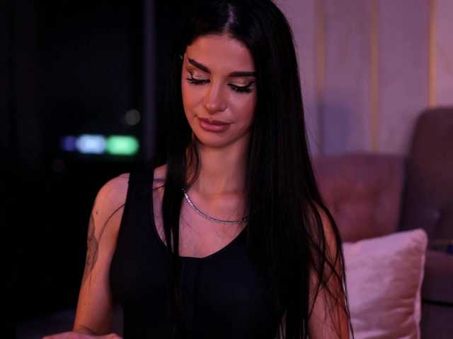 ArinaRhodes's BongaCams show and profile