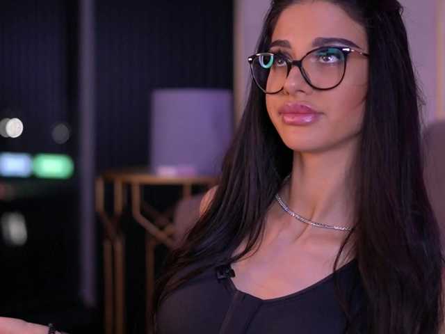 ArinaRhodes's BongaCams show and profile