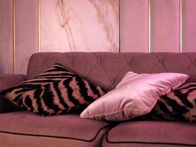 ArinaRhodes's BongaCams show and profile