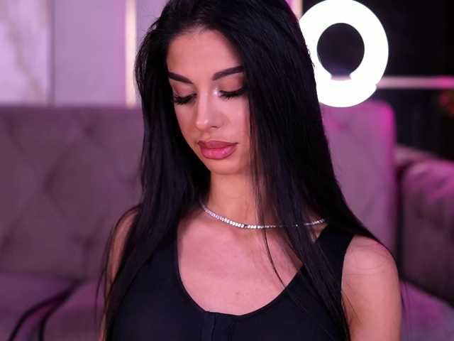 ArinaRhodes's BongaCams show and profile