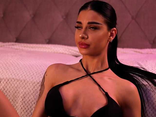 ArinaRhodes's BongaCams show and profile