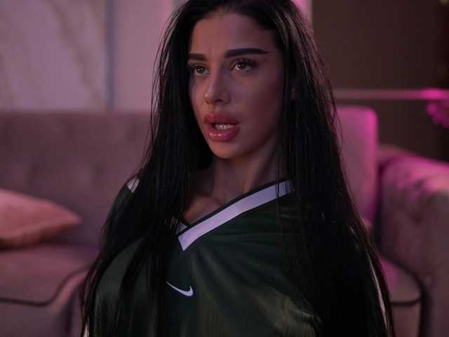 ArinaRhodes's BongaCams show and profile