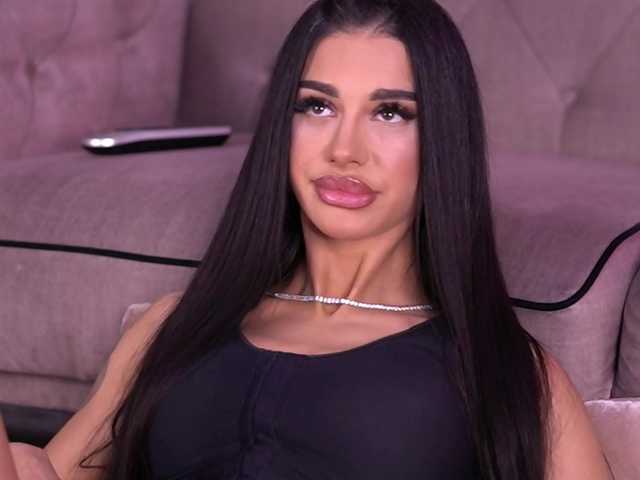 ArinaRhodes's BongaCams show and profile