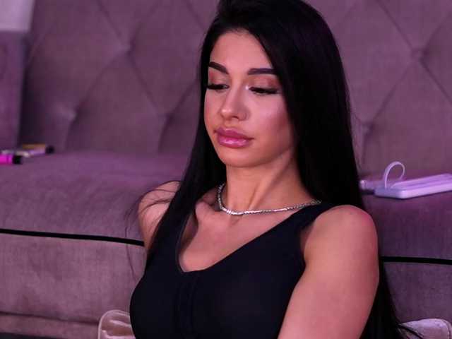 ArinaRhodes's BongaCams show and profile