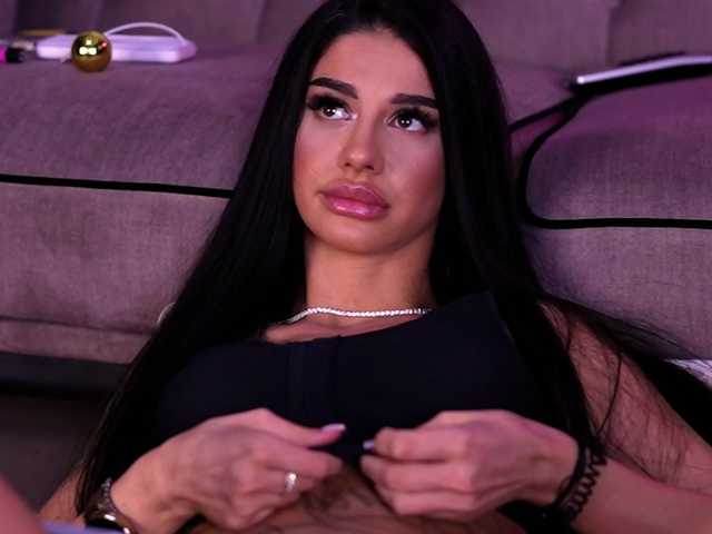 ArinaRhodes's BongaCams show and profile