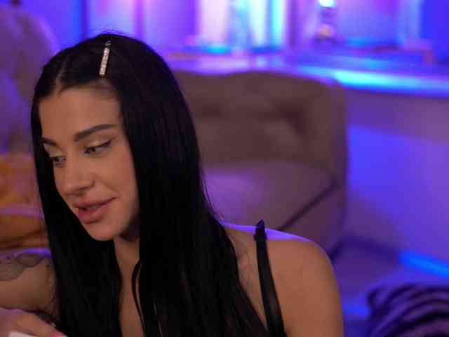 ArinaRhodes webcam