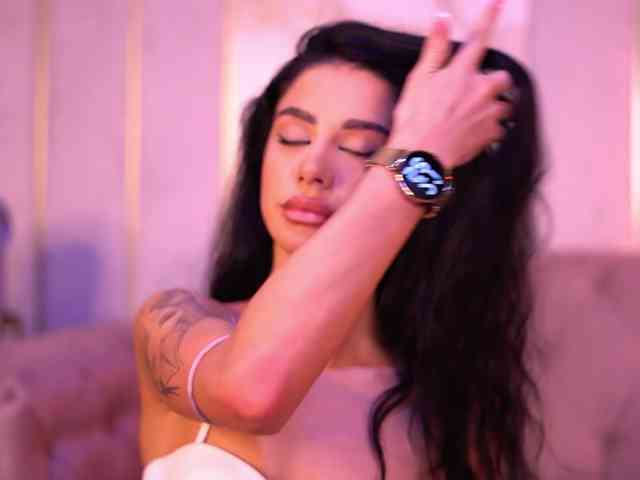 ArinaRhodes webcam
