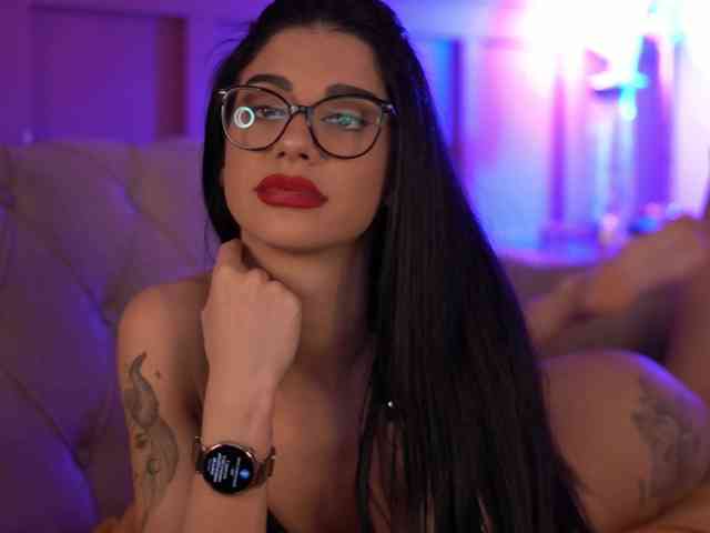ArinaRhodes webcam