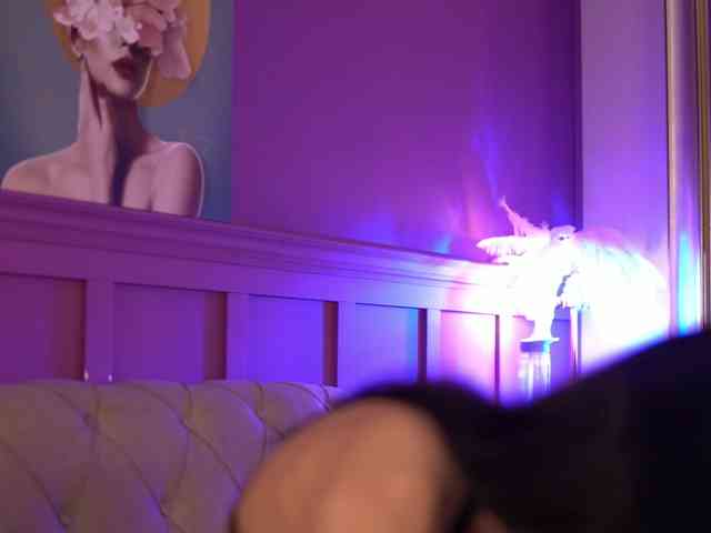 ArinaRhodes webcam