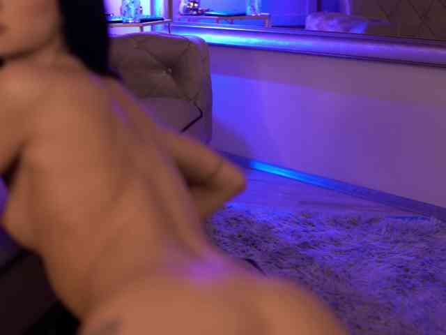 ArinaRhodes webcam