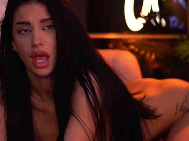 ArinaRhodes webcam