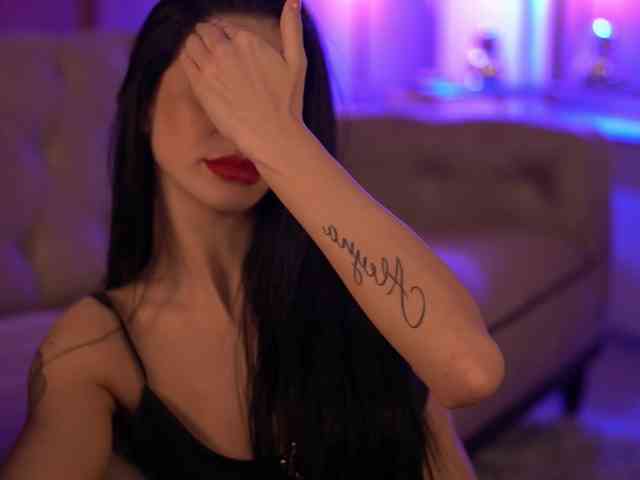 ArinaRhodes webcam