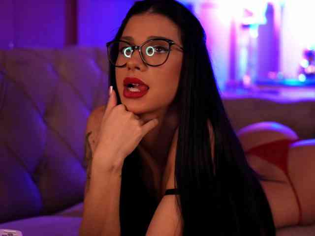 ArinaRhodes webcam