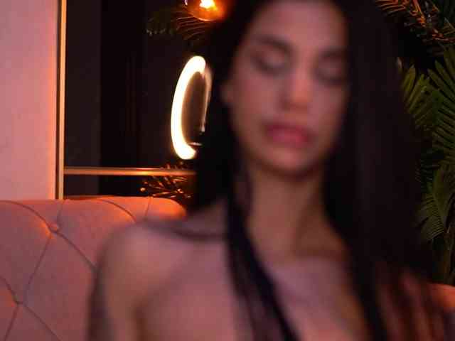 ArinaRhodes webcam