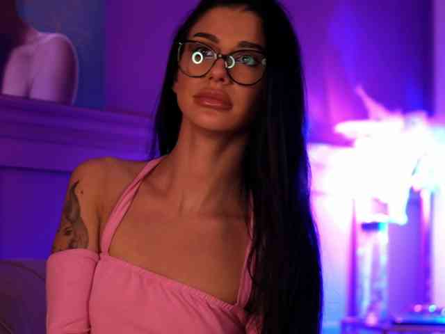ArinaRhodes webcam