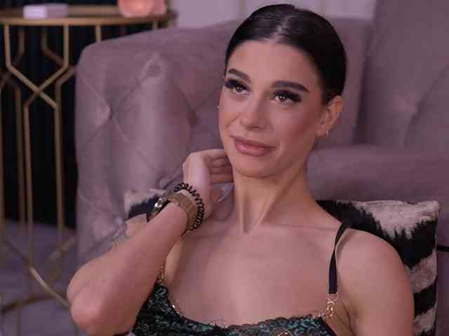 ArinaRhodes ArinaRhodes