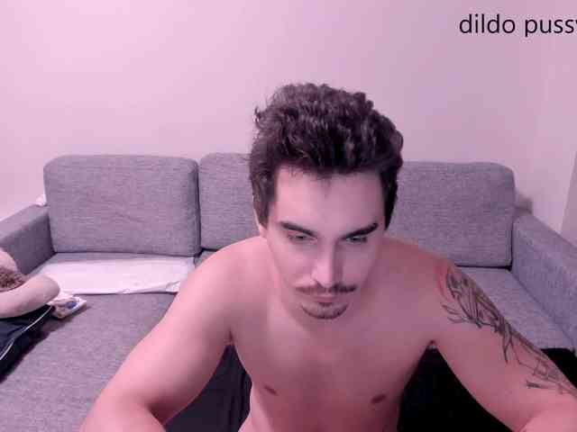 LindaLukas webcam