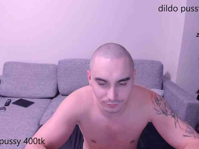 LindaLukas webcam
