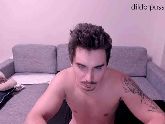 LindaLukas webcam